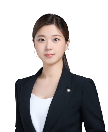 윤정임변호사_프로필사진-removebg-preview.png